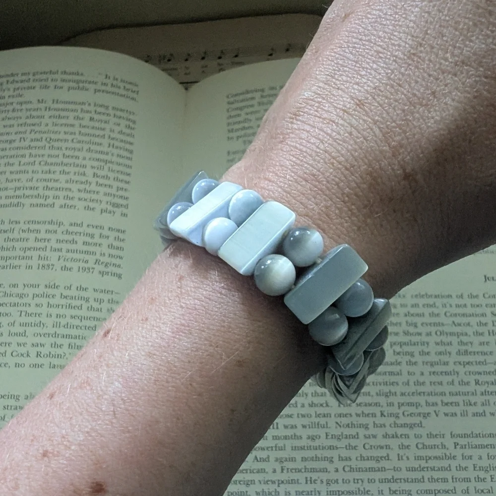 Gray Crystal Stretch Bracelet - Picture 2 of 8